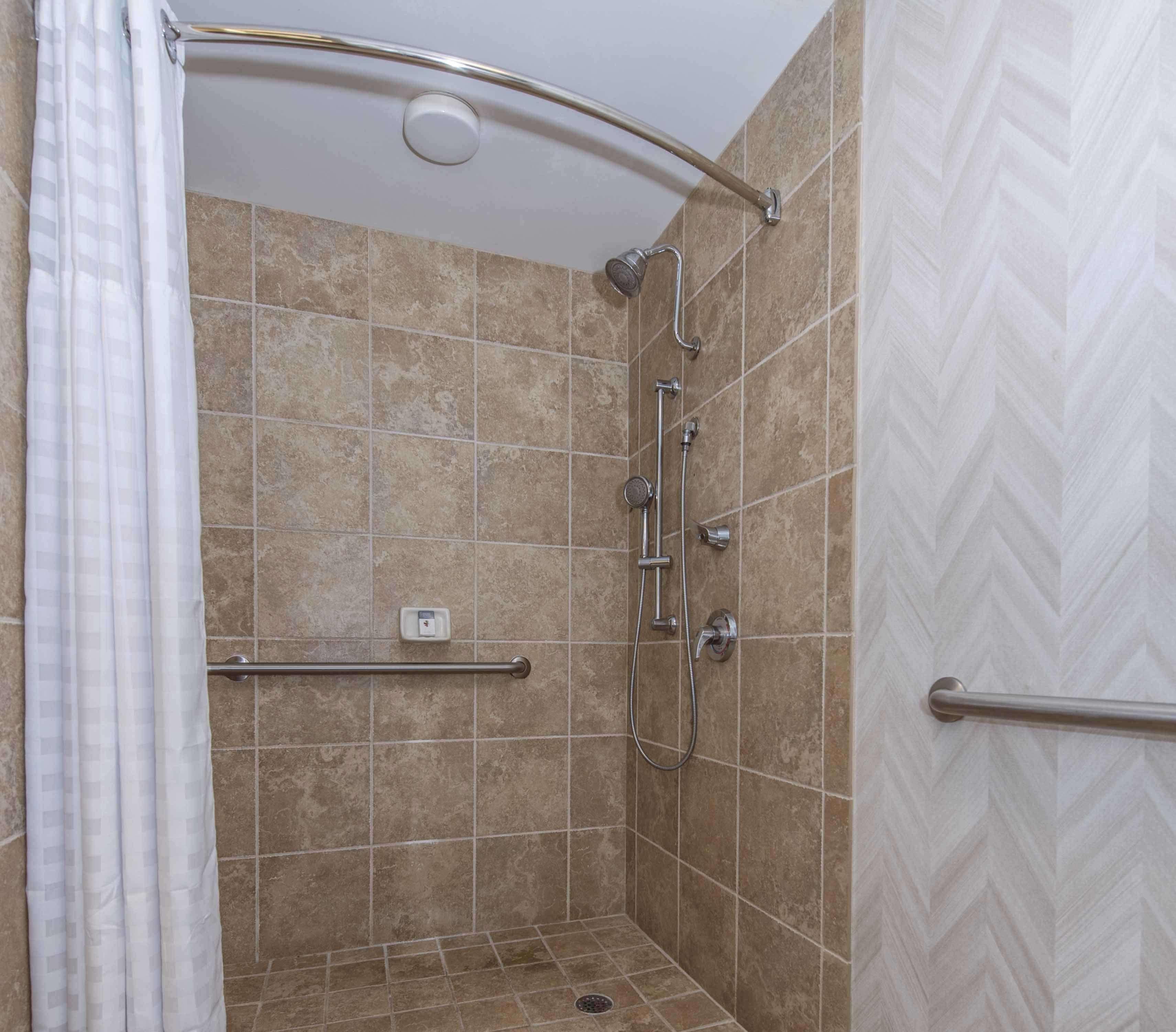Отель Doubletree By Hilton North Charleston - Convention Center Экстерьер фото