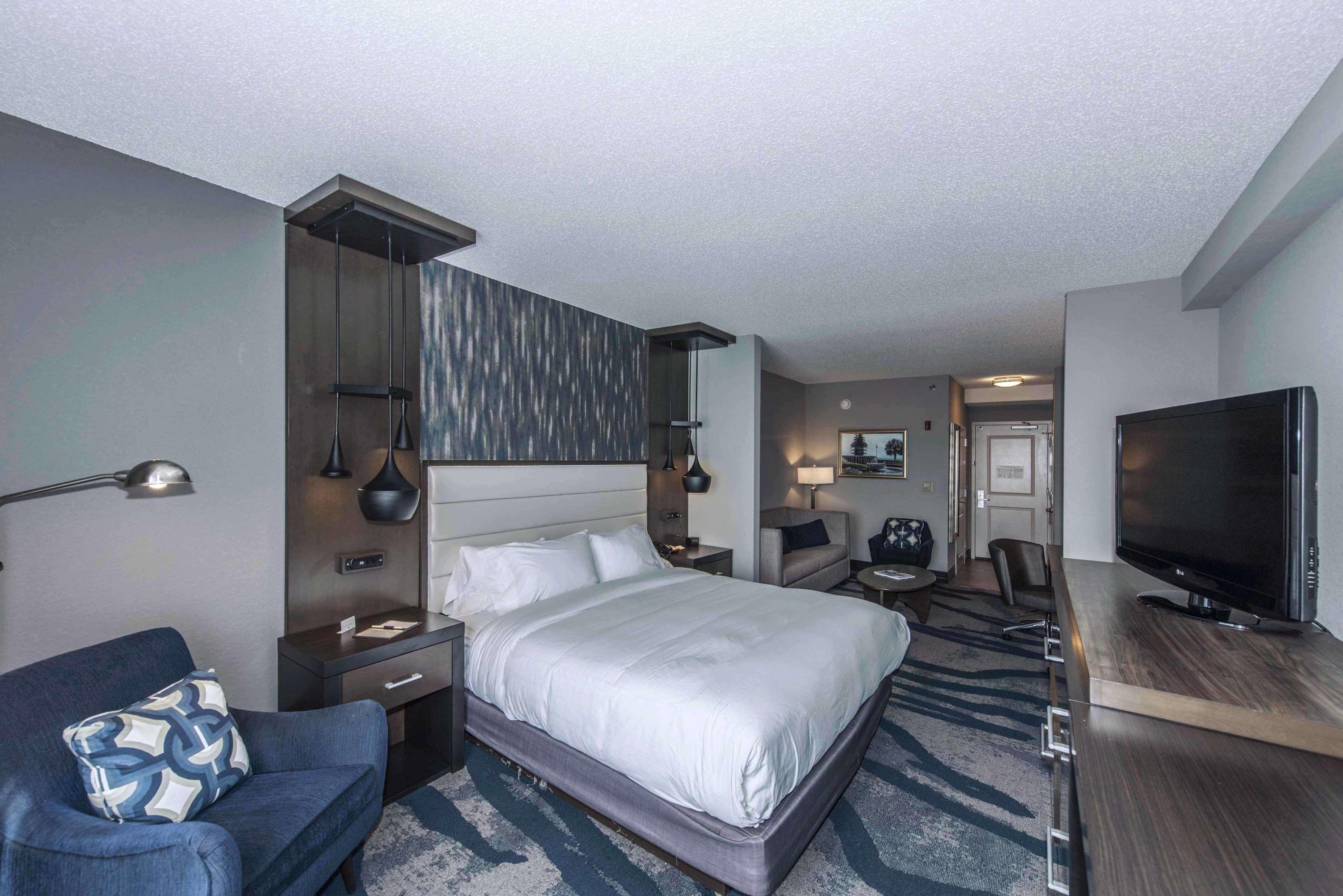 Отель Doubletree By Hilton North Charleston - Convention Center Экстерьер фото
