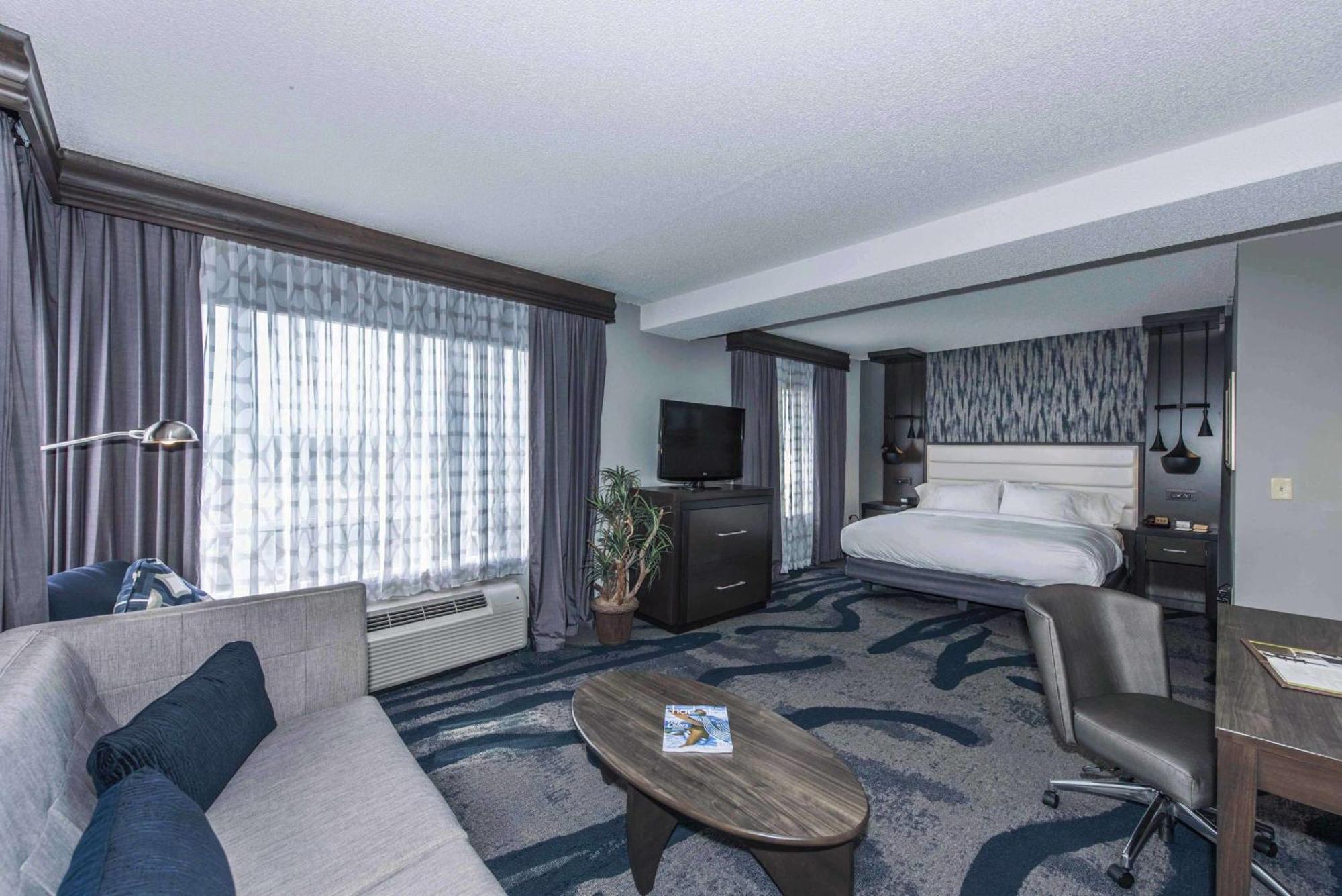 Отель Doubletree By Hilton North Charleston - Convention Center Экстерьер фото