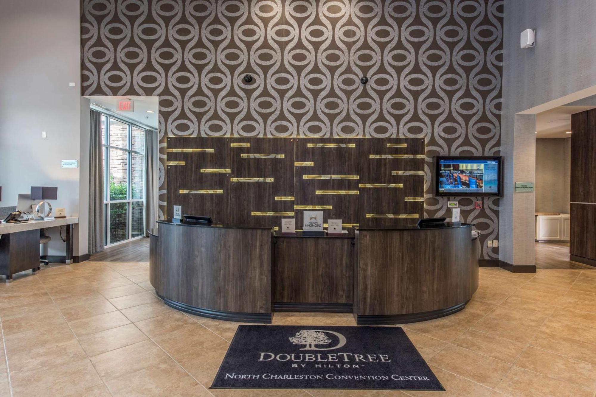 Отель Doubletree By Hilton North Charleston - Convention Center Экстерьер фото